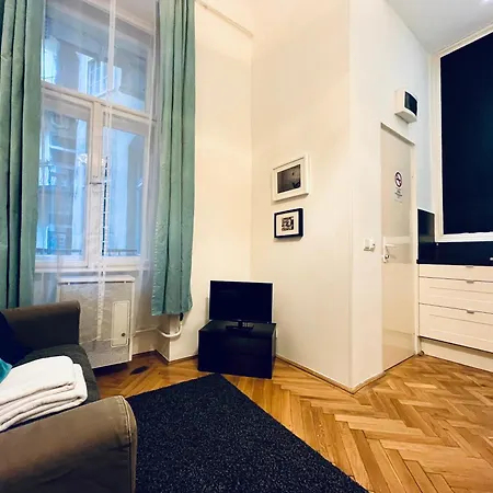 Tatra 4 Budapest